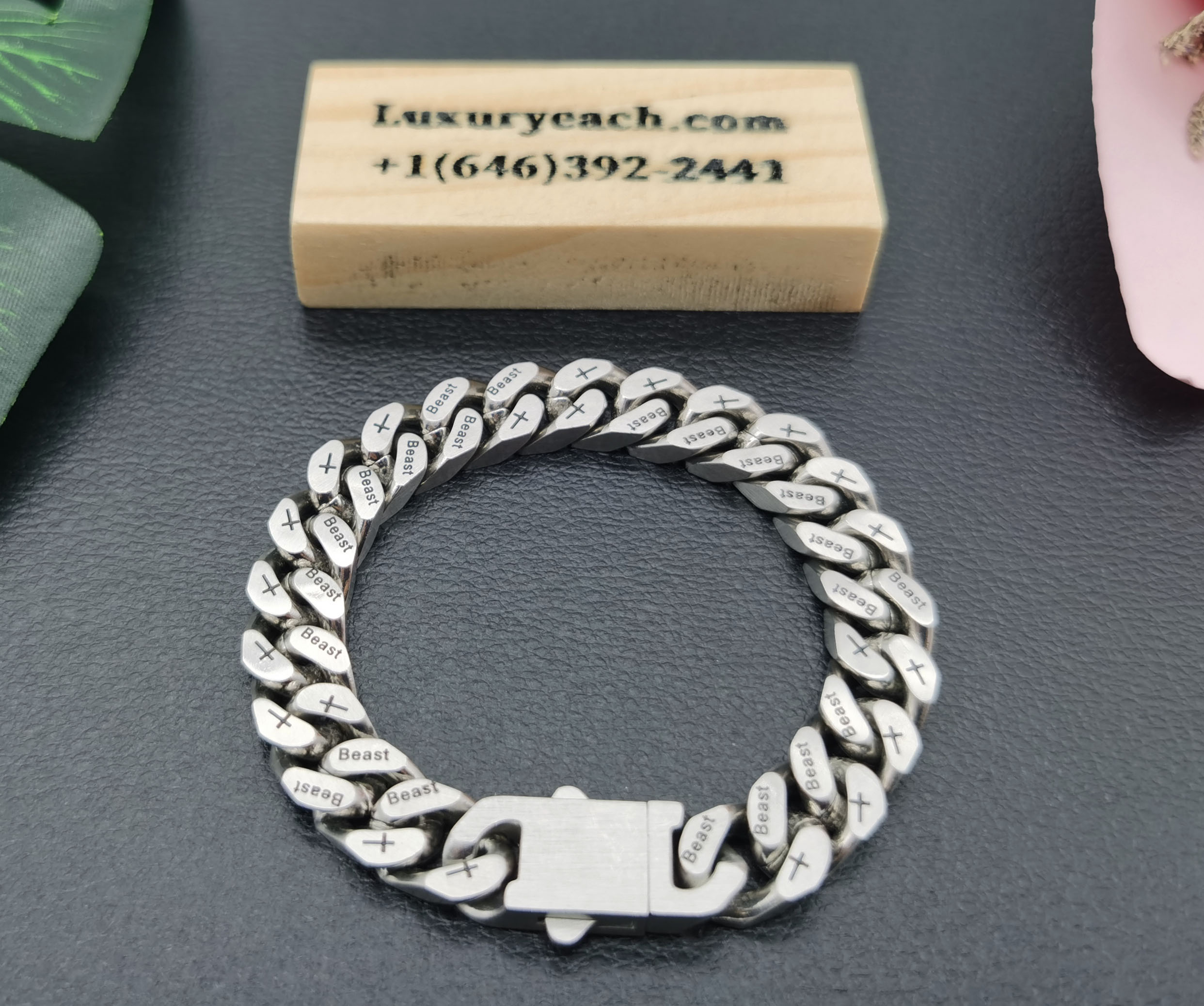 18K Gold Cuban Chain Double Brushed Three-Dimensional Cut Cuban Link Engraved Cuban Link Bracelet