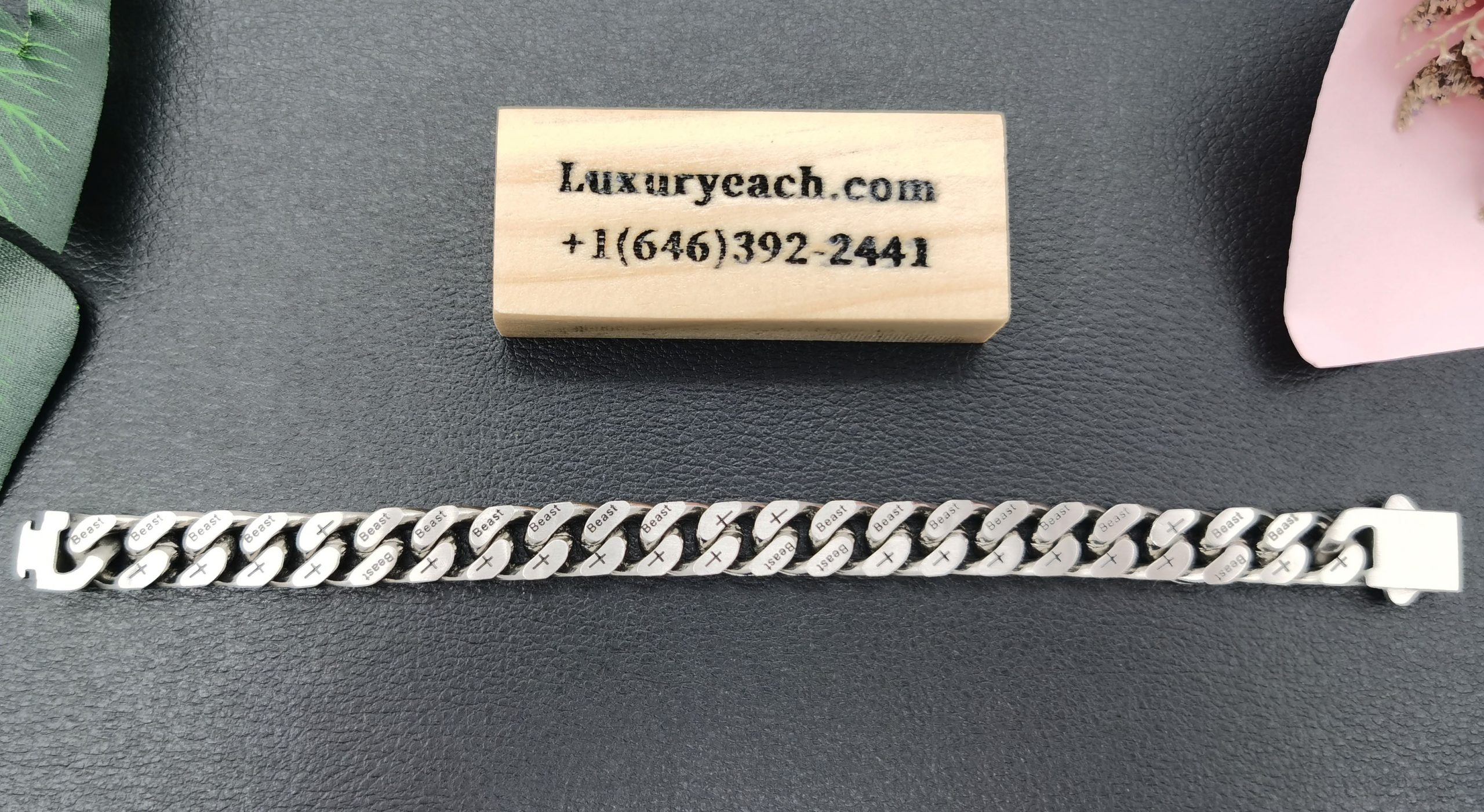 18K Gold Cuban Chain Double Brushed Three-Dimensional Cut Cuban Link Engraved Cuban Link Bracelet
